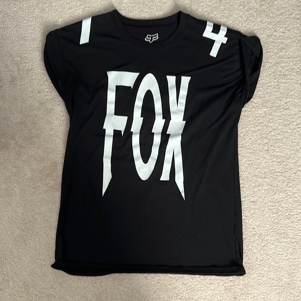 Black t shirt
